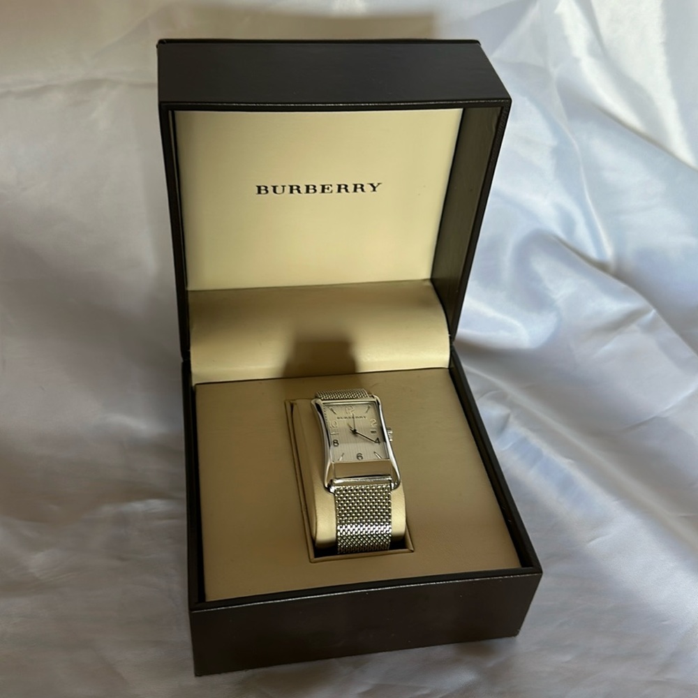 New never used Burberry Watch. Swiss made.